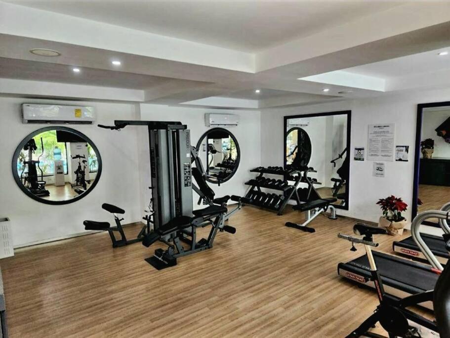 Stunning 1 Bdrm Condo Gym-Pool 10 Min To The Beach & Quinta Av Playa del Carmen Eksteriør bilde